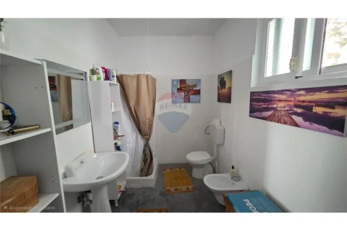 Vlore, shitet shtepi 3+1 Kati 0, 95.000 € (Pranë ish-fabrikës së tullave Rr.Demokracia (Rruga e Re), Vlorë)