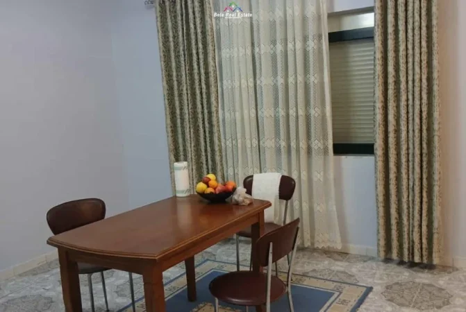 Tirane, jepet me qera apartament 5+1 , 270 m² 2.000 € (Rruga Don bosko)
