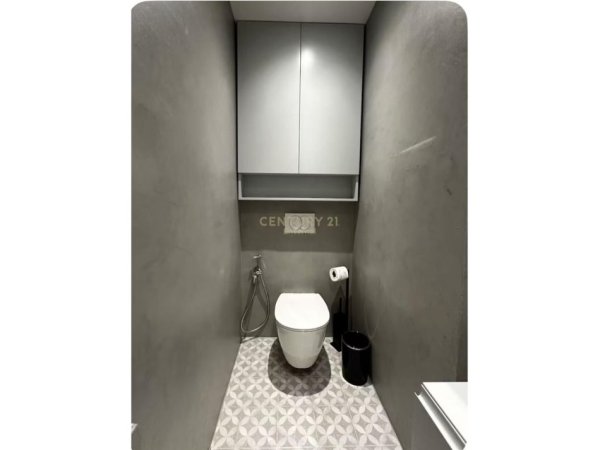 Tirane, jepet me qera garsonier Kati 6, 30 m² 600 € (Sheshi Skenderbej)