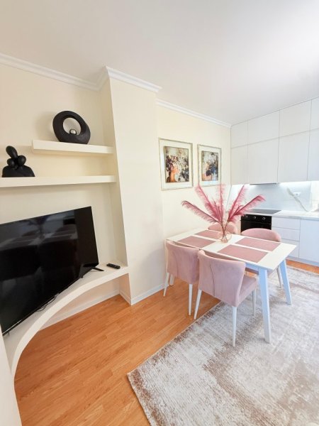 Tirane, jepet me qera apartament 2+1+Ballkon Kati 6, 100 m² 1.200 € (Rruga Kosovareve)