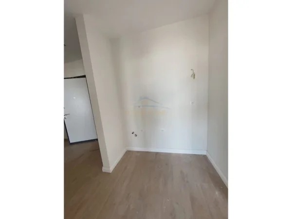 Tirane, shitet apartament 2+1+Ballkon Kati 7, 106 m² 235.000 € (BULEVARDI I RI)