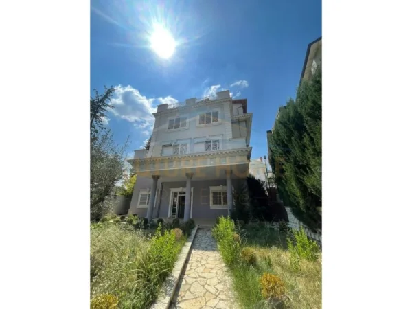 Tirane, shes Vile 5+1+Aneks+Ballkon Kati 4, 669 m² 850.000 € (AKACIA HILL VILE 4 KATESHE ME PISHINE)