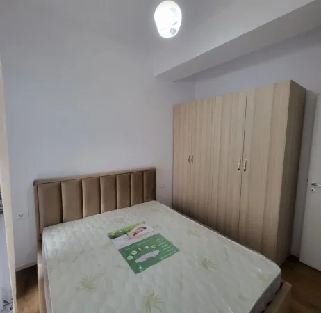 Tirane, jepet me qera apartament 2+1+Ballkon Kati 6, 77 m² 500 € (Kompleksi Kadiu)