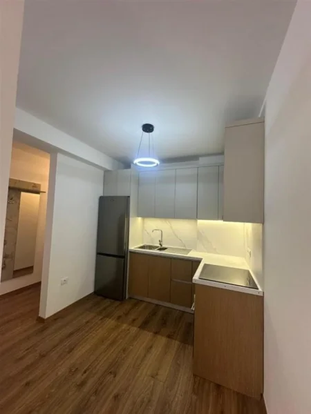 Tirane, jepet me qera apartament 1+1 Kati 3, 81 m² 700 € (KODRA DIELLIT 2)