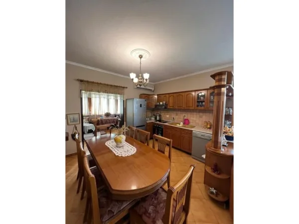 Tirane, shitet apartament 2+1 Kati 6, 133 m² 175.000 € (ZOGU I ZI)