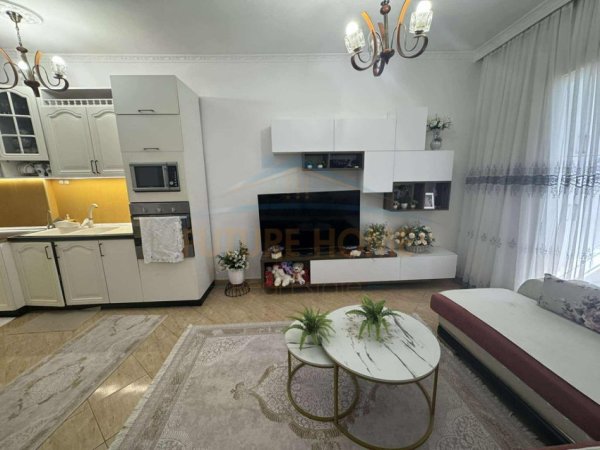 Tirane, Shitet Apartament, Unaza e Re, prane Bar Artistit 1+1 Kati 8, 58 m², 105.000 €