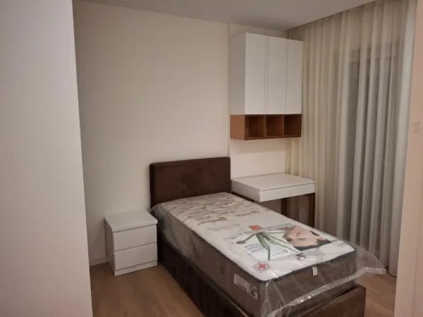 Tirane, jepet me qera apartament 3+1+Ballkon Kati 2, 130 m² 1.100 € (Liqeni i Thate)