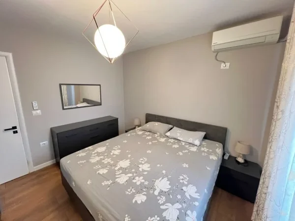 Tirane, jepet me qera apartament 2+1 Kati 6, 85 m² 800 € (Rruga Jordan Misja)