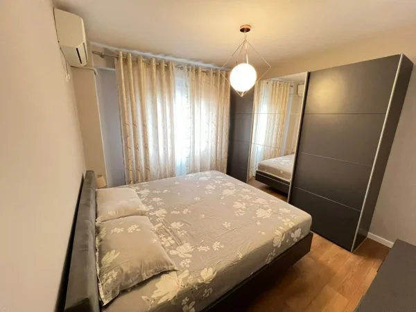 Tirane, jepet me qera apartament 2+1 Kati 6, 85 m² 800 € (Rruga Jordan Misja)