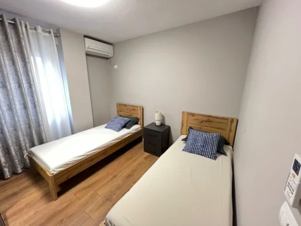 Tirane, jepet me qera apartament 2+1 Kati 6, 85 m² 800 € (Rruga Jordan Misja)