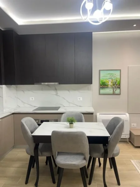 Tirane, jap me qera apartament 1+1 Kati 3, 75 m² 850 € (Rruga Mehdi Frasheri)