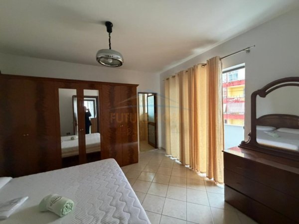 Tirane, jepet me qera apartament 2+1+Ballkon Kati 5, 106 m² 500 € (Unaza e Re)