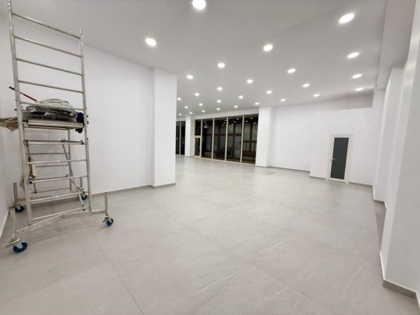 Tirane, shitet ambjent biznesi Kati 0, 166 m² 1.164.000 € (Rruga e Kavajes)