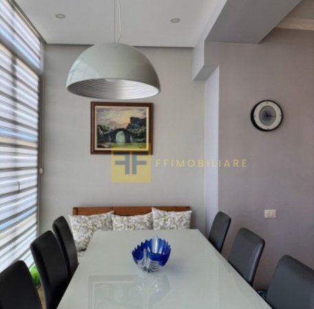 Tirane, jepet me qera apartament 2+1+Ballkon , 110 m² 1.200 € (Kopshti Zoologjik)