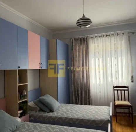 Tirane, jepet me qera apartament 2+1+Ballkon , 110 m² 1.200 € (Kopshti Zoologjik)