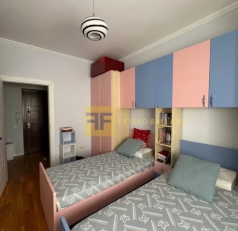 Tirane, jepet me qera apartament 2+1+Ballkon , 110 m² 1.200 € (Kopshti Zoologjik)