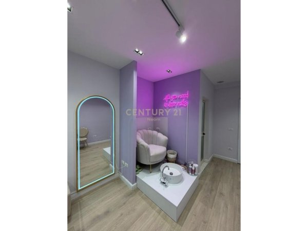 Tirane, jepet me qera ambjent biznesi Kati 0, 38 m² 630 € (Neom127141)