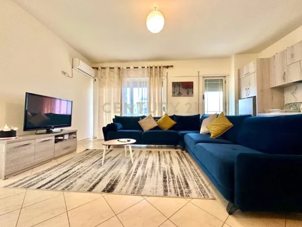 Tirane, jepet me qera apartament 2+1+Ballkon Kati 4, 100 m² 600 € (Eduart Mano)