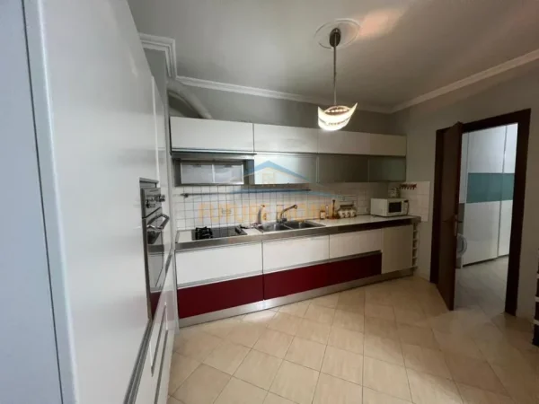 Qera , Apartament 1+1 , Pazari i Ri , Tirane