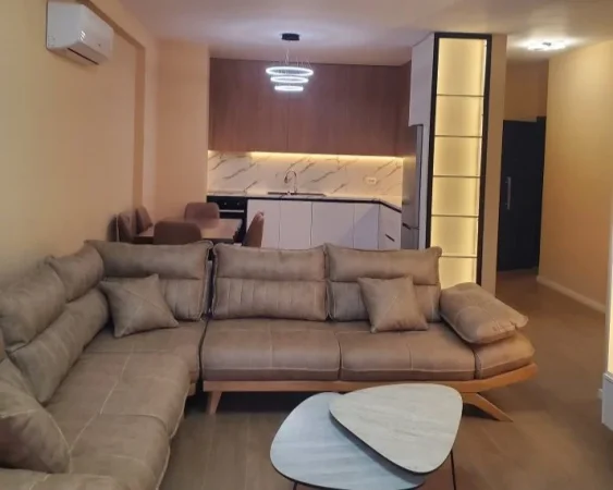 Tirane, jepet me qera apartament 2+1+Aneks+Ballkon Kati 2, 170 m² 1.300 € (liqeni i thate)