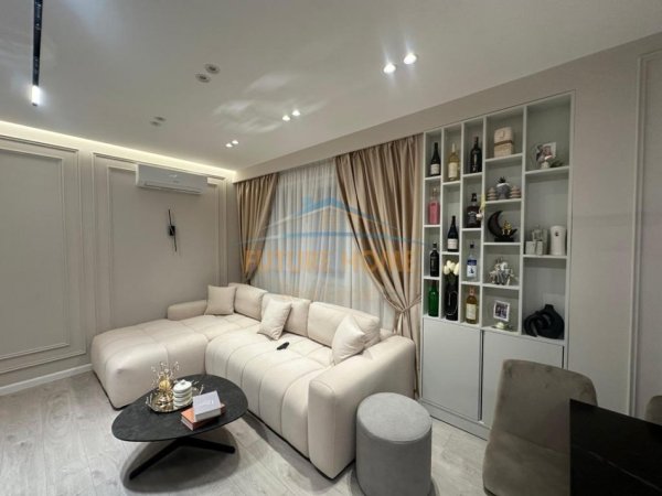 Tirane, Shitet Apartament 3+1, Rruga Dritan Hoxha, Kompleksi E88, Kati 3, 118 m², 290.000 €