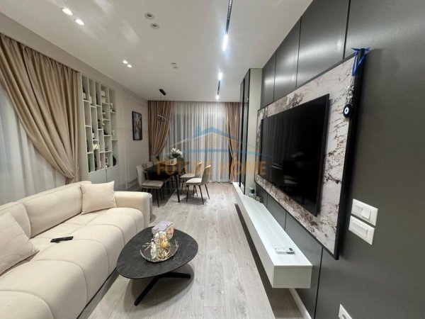 Tirane, Shitet Apartament 3+1, Rruga Dritan Hoxha, Kompleksi E88, Kati 3, 118 m², 290.000 €