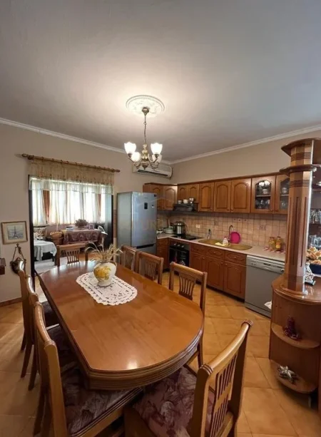 Tirane, shitet apartament 2+1 Kati 6, 133 m² 175.000 € (Zogu i zi)