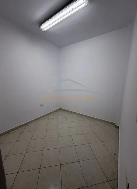 Tirane, jepet me qera ambjent biznesi Kati 1, 75 m² 600 € (Rruga Sami Frasheri)
