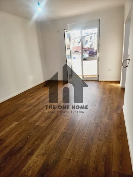 Tirane, shitet apartament 2+1+Ballkon Kati 4, 77 m² 155.000 € (ALI DEM)