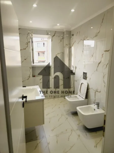 Tirane, shitet apartament 2+1+Ballkon Kati 4, 77 m² 155.000 € (ALI DEM)