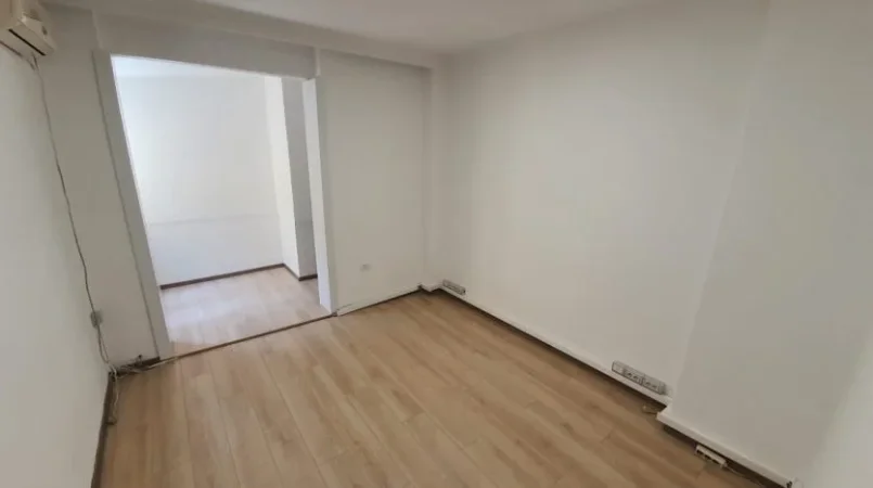 Tirane, jepet me qera zyre Kati 2, 162 m² 1.700 € (Kullat Binjake)