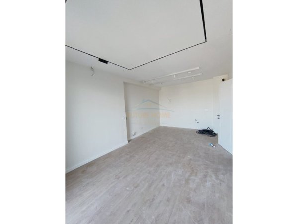 Tirane, shitet apartament 2+1+Ballkon Kati 7, 105 m² 235.000 € (Bulevardi i Ri)