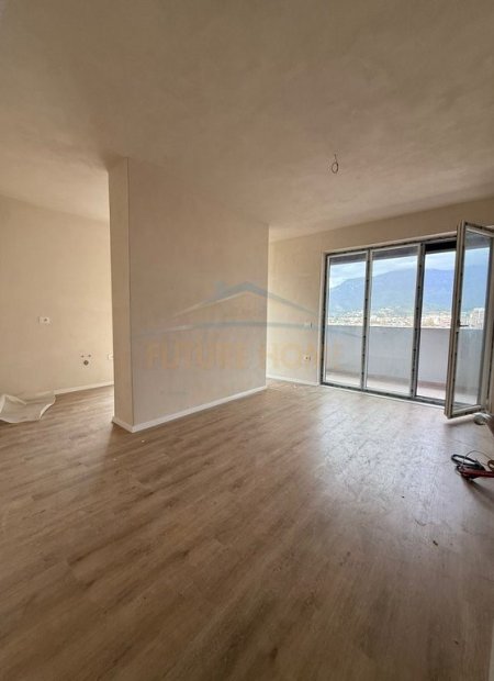 Tirane, shitet apartament 2+1 Kati 7, 108 m² 174.000 € (Kinostudio)