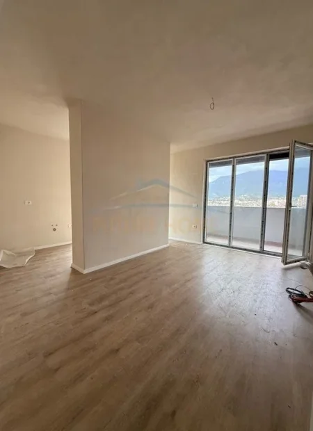 Tirane, shitet apartament 2+1 Kati 7, 108 m² 174.000 € (Kinostudio)