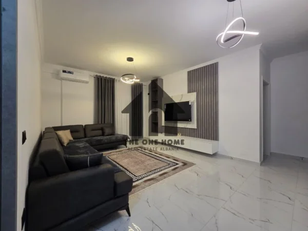 Tirane, jepet me qera apartament 2+1+Ballkon Kati 5, 110 m² 600 € (Fresku)