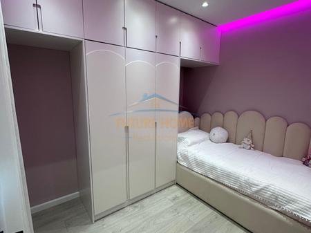 Tirane, shitet apartament 3+1 Kati 3, 118 m² 290.000 € 