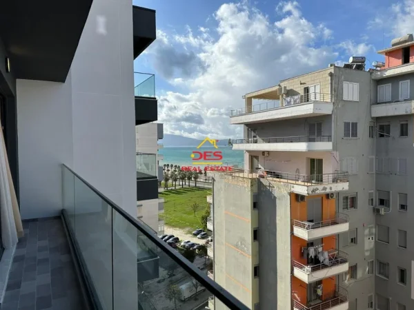 Vlore, jepet me qera apartament 1+1+Ballkon Kati 8, 70 m² 500 € (Rruga Murat Tërbaçi)