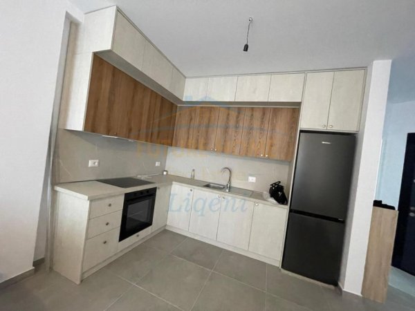 Qera, Apartament 1+1, Liqeni i Thate, Tirane. 600 €