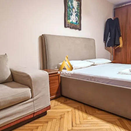 Tirane, jap me qera apartament 2+1+Ballkon Kati 3, 78 m² 700 € (myslym shyri)