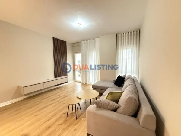 Tirane, jepet me qera apartament 1+1 Kati 10, 70 m² 700 € (Zogu i Zi)