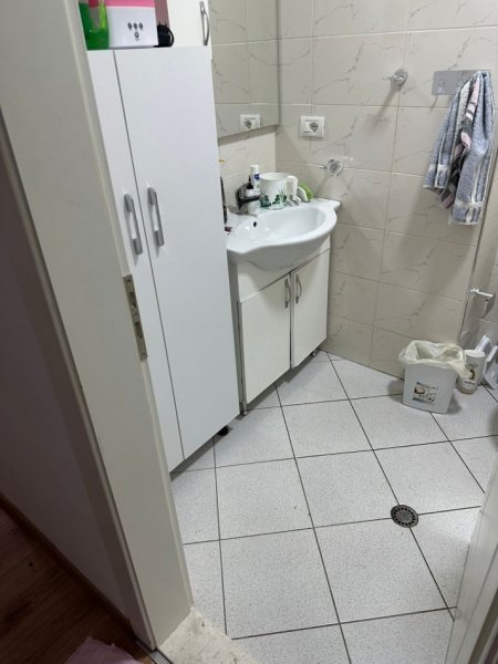 Tirane, shitet apartament 2+1+Ballkon Kati 5, 110 m² 160.000 € (YZBERISHT)