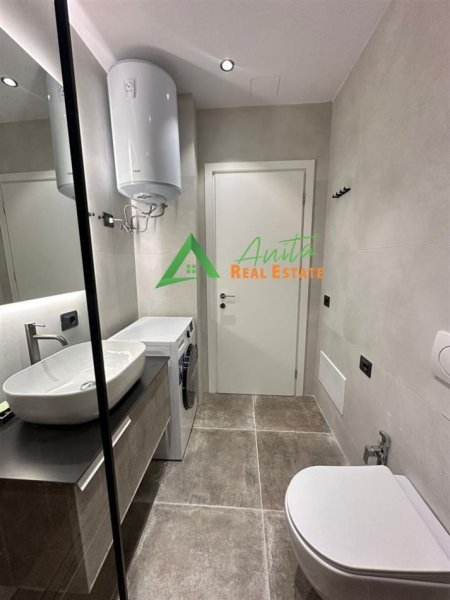 Tirane, jepet me qera apartament 1+1+Ballkon Kati 6, 75 m² 500 € (Misto Mame)