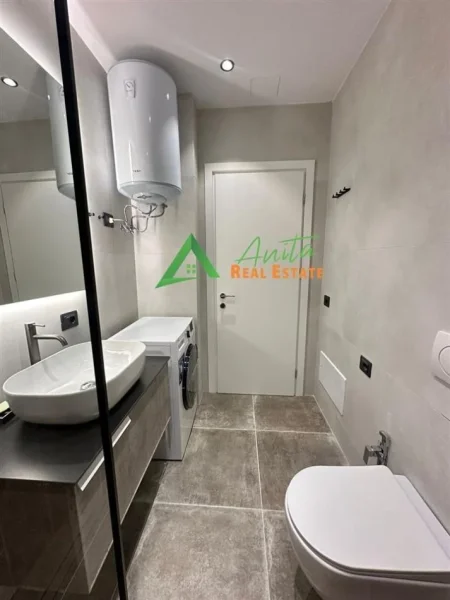 Tirane, jepet me qera apartament 1+1+Ballkon Kati 6, 75 m² 500 € (Misto Mame)