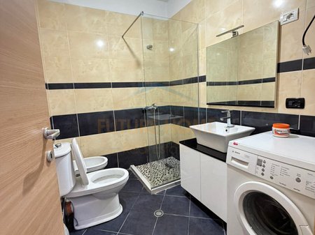 Tirane, jepet me qera apartament 2+1 Kati 4, 80 m² 400 € 