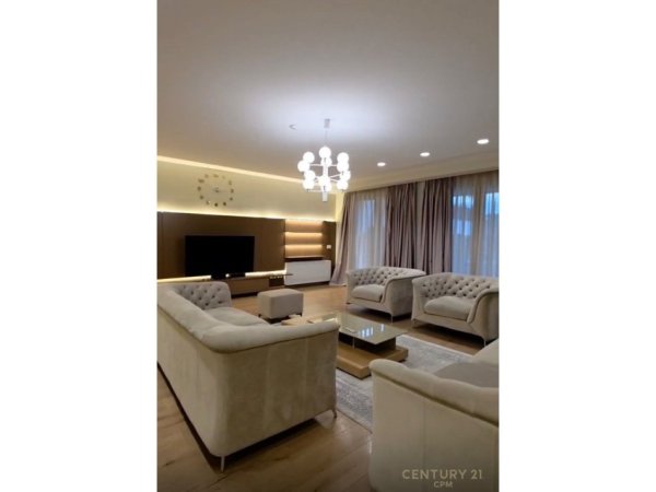 Tirane, shitet apartament 2+1 Kati 0, 196 m² (Rruga Grori)