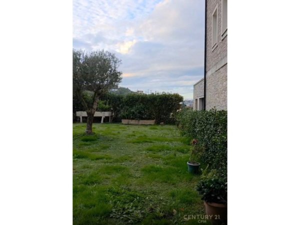 Tirane, shitet apartament 2+1 Kati 0, 196 m² (Rruga Grori)