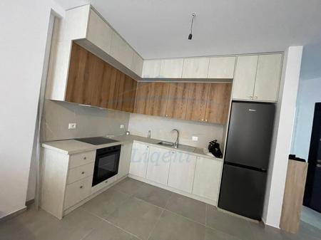 Tirane, jepet me qera apartament 1+1 Kati 1, 63 m² 600 € 