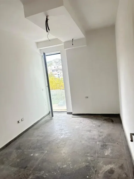 Tirane, shitet apartament 2+1 Kati 3, 93 m² 238.000 € (Liqeni i Thate, prane Radisson Hotel)
