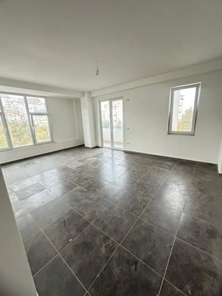 Tirane, shitet apartament 2+1 Kati 3, 93 m² 238.000 € (Liqeni i Thate, prane Radisson Hotel)