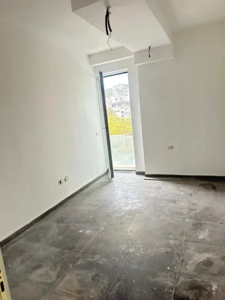 Tirane, shitet apartament 2+1 Kati 3, 93 m² 238.000 € (Liqeni i Thate, prane Radisson Hotel)